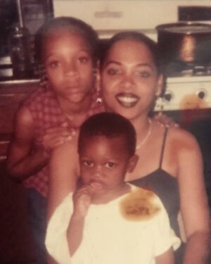 Lil Mama Instagram - One of the Most Valuable Gift’s My Parents Gave Me was their Heart 💜

What Makes My Mom So Special is that Even Though She Transitioned, She lives in Me. 

The more I grow, evolve and mature. I experience the divine feminine, maternal energy I thought I’d never learn after her passing. I felt lost & lacked guidance. I had to raise myself from a young lady to a woman while navigating the entertainment industry.

Super thankful for Gods Grace, My Dad, Active Family Members and Mentors. I’m proud of who I’m becoming. 💜💕