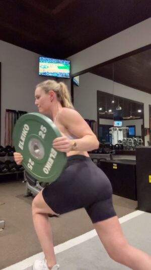 Lindsey Vonn Instagram - Finished 2024 strong 💪🏻….