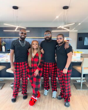 Lisa Brown Instagram - Merry Christmas From Our Family To Yours!🎄🎁♥️