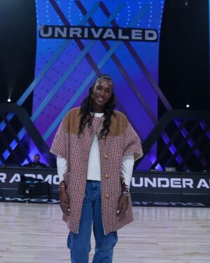 Lisa Leslie Instagram - The legend meets the future! 🩵💜 Lisa Leslie is UNRIVALED! 👑