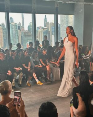 Liz Cambage Instagram - year of the dragon has been so good to me ❣️🐉✨ 2025 I’m excited to see what you have in store 🙂‍↔️🙂‍↔️🙂‍↔️