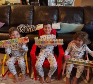 Loren Brovarnik Instagram - The holiday szn. ✡️🕎🎗️
#thebrovbunch #chanukah #chagsameach #homemade #toddlerlife #proudjew 

@becs2730 coming in strong with the personalized menorahs! 🙌🏼