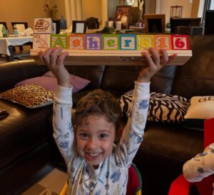 Loren Brovarnik Instagram - The holiday szn. ✡️🕎🎗️
#thebrovbunch #chanukah #chagsameach #homemade #toddlerlife #proudjew 

@becs2730 coming in strong with the personalized menorahs! 🙌🏼