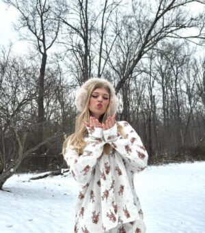 Loren Gray Instagram - merry christmas to uuuu 🎄