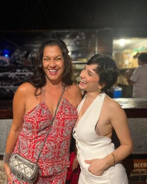 Lorena Comparato Instagram - IMPUROS T6 💥 entregamos TUDO família! OBRIGADA a todas as pessoas envolvidas, vocês sabem quem vocês são! Que todos os seres iluminados abençoes vocês e suas famílias - vocês que assistem a gente estão nessa com a gente, hein família Impuros?! Quem faz parte da Família Impuros da um 💥 !!! Para pa pa pa pa pa pa pa pa PA !!! VEM AI… IMPUROS T6 só no @disneyplusbr