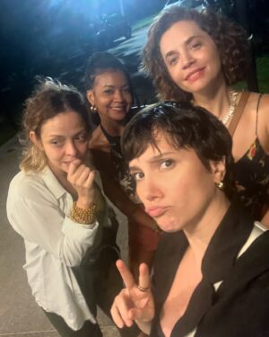 Lorena Comparato Instagram - FIM DE IMPUROS T6 💥🤍 ontem terminamos as filmagens de nosso amado Impuros T6. E nessa semana comemoramos o niver do nosso Evandro do Dendê !!! Ser casada na ficção há 7 anos com seu amigo de adolescência não é facil, mas é muito bom! Te amo menino peste. Que teus guias te abençoem sempre. ✨ @raphaellogam
