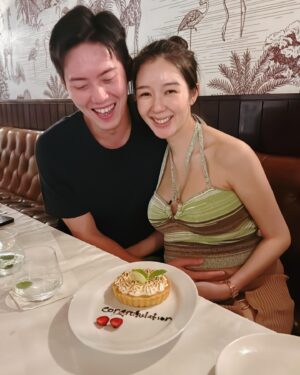 Louisa Mak Instagram - My last trip as the baby of the family! 🥹❤️ 

#babymoon #birthdaytrip #bali 

@makhosiukuen 
@simoncsmak 
@mak.san 
@keithshing_