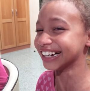 Luciana Abreu Instagram - Hoje é dia de festa 🎉 os anjos cantaram há 14 anos… nasceu a Lyonce.🙏🏼
Que a vida te permita continuar a chorar sempre de alegria, minha filha.♥️