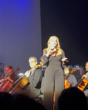 Lucinha Lins Instagram - Ontem, dia 15 de novembro, fiz parte de um espetáculo que reuniu 20 grandes atores cantores acompanhados pela ORQUESTRA SINFONICA PETROBRÁS comemorando 8 anos do Teatro Riachuelo nas mãos da Aventura Produções @aventurateatros 
MUSICAIS IN CONCERT foi escrito e dirigido por Claudio Botelho, que também foi o mestre de cerimônia!
Que privilégio!
Teatro lotado!
Inesquecível para quem estava no palco e na platéia!
Perfeito!
Lindo!
Emocionante!
Jamais esquecerei desse momento único.