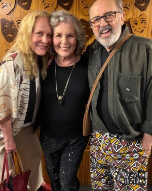 Lucinha Lins Instagram - Ontem fomos assistir a maravilhosa Irene Ravache em A ALMA DESPEJADA no Teatro dos Quatro.Depois aquele abraço saudoso completou a noite.
Imperdível!!
Viva Irene!👏👏👏👏❤️