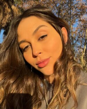 Luisa Rubino Instagram - so far todo chido, todo fine 🐝