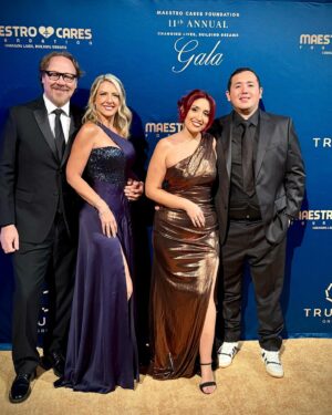 Macarena Tondreau Instagram - Y aquí van algunas fotos de la cena de gala de @marcanthony y su fundación @maestrocares 
Quise usar nuevamente este hermoso vestido de mi querida @makarena_montaner . Eres seca Maquita. El maquillaje y peinado de @bymaacaa Hermoso Maquis! (Puras Macas!!😂) y mi sonrisa radiante como siempre, gracias a @oral_class @ruthsilvabyoralclass Pasamos una noche muy linda y pudimos aportar con un granito de arena para que los niños tengan una mejor oportunidad de vida❤️
@alfalonxo @iamdondani 
#fundacionmaestrocares #gala #look #lookgala #vestidogala #looks #datoslook
