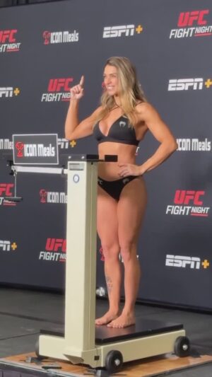 Mackenzie Dern Instagram - Weigh ins ✅ 
•
•
📹 @kombatgoianommafights