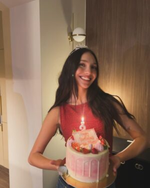Maddie Ziegler Instagram - sweetest 22nd 🎂💘💘