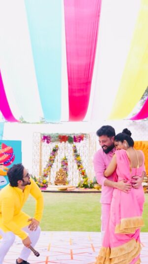 Madhumitha Instagram - What #fun And this was the #game at  #haldiceremony of #abhishastories @abhinayz @akshhatha_ 

#wedding #haldi #bigfatindianwedding #sivabalaji #shivabalaji #madhumitha #traditional #ritual #nalugu #telugu #telugucinema #teluguactress #teluguwedding