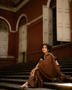 Madhuri Jain Instagram - 📝🤎

Styling @ishwaryaalaguvel 
Photography @murlee_photography ; @_xavierphotography_ 
MUA:  @puii_c_ammy 

Assit by @__x.aj.x__
@pradeepwilliams05