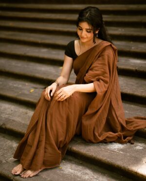 Madhuri Jain Instagram - 📝🤎

Styling @ishwaryaalaguvel 
Photography @murlee_photography ; @_xavierphotography_ 
MUA:  @puii_c_ammy 

Assit by @__x.aj.x__
@pradeepwilliams05