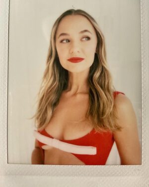 Madison Iseman Instagram - a little red for the samsung party 🎈