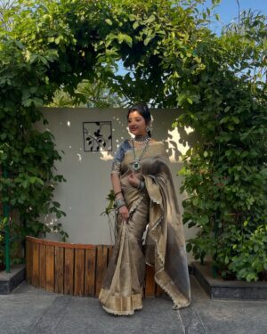 Mahalakshmi Shankar Instagram - The saree from @raagaclothing features a rich golden sheen, giving it a luxurious and festive appeal.The intricate lace border adds a delicate touch of sophistication.This tissue fabric  have a soft and smooth texture, enhancing its overall grandeur which is Perfect for traditional events, weddings, or special occasions.

The layered necklace with emerald-green and white stones from @chennai_jazz stands out beautifully, complementing the golden saree. The choker necklace with pearls adds a regal touch, making the ensemble more opulent. Matching earrings and bangles tie the whole look together seamlessly. The jewelry enhances the ethnic appeal and highlights the overall attire.

Blouse designed and stitched by @lakshmi_lv14