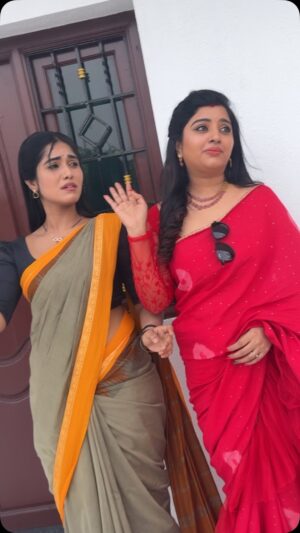 Mahalakshmi Shankar Instagram - Enna ma kannu sowkiyama! 😉😎

#ennamakannu #trending #malli #ranjitha #rajarajeshwari
#prakashraj #dhanush #thiruvilayadal