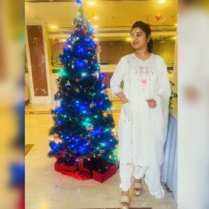 Mahalakshmi Shankar Instagram - Wishing you all a joyful and blessed Christmas ⭐️ May your day be filled with love, laughter, and happiness! 💫
Wonderful white salwar from @_lady_love_29