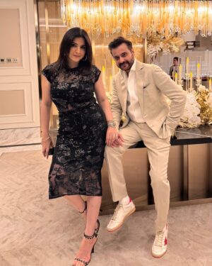 Maheep Kapoor Instagram - 1/1/25✨✨✨💝