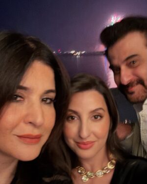 Maheep Kapoor Instagram - 1/1/25✨✨✨💝