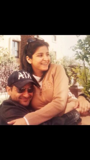 Maheep Kapoor Instagram - Happy anniversary @sanjaykapoor2500 ❤️🤗✨😈