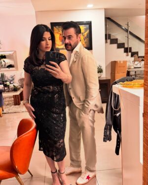 Maheep Kapoor Instagram - 1/1/25✨✨✨💝