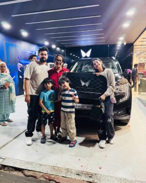 Maisha Dixit Instagram - New ride 🤭🤚
Congo mummy papa @pavittardixit and @cute_nehadixit thank you so much for this  beautiful car