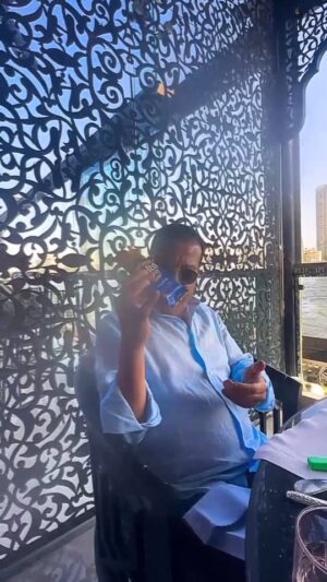 Majdouline Idrissi Instagram - باش تدي معاك 𝐋𝐄𝐊𝐀 𝐆𝐀𝐔𝐅𝐑𝐄 لقاهرة خاص تكون سميتك @azizdadasofficiel 😁

#Michoc #LEKAGAUFRE #MakeItCrazy #TableauMichoc #FreeFire #Gifts #Gamers