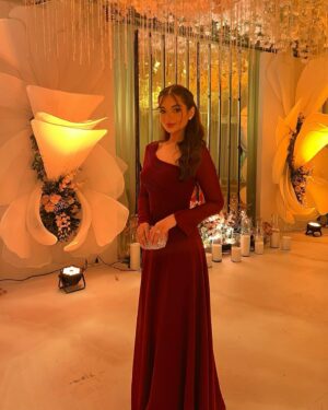 Malak Ahmed Zaher Instagram - SherifXNour🤵🏻👰🏼‍♀️✨

Stylist @sandragamil1 
Dress @manarmagdycouture 
MUA @duhamukhtar 
Hair @ebram_girgs 
Jewelry @iramjewelry_