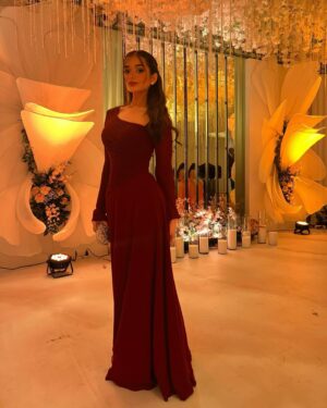 Malak Ahmed Zaher Instagram - SherifXNour🤵🏻👰🏼‍♀️✨

Stylist @sandragamil1 
Dress @manarmagdycouture 
MUA @duhamukhtar 
Hair @ebram_girgs 
Jewelry @iramjewelry_