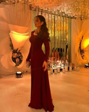 Malak Ahmed Zaher Instagram - SherifXNour🤵🏻👰🏼‍♀️✨

Stylist @sandragamil1 
Dress @manarmagdycouture 
MUA @duhamukhtar 
Hair @ebram_girgs 
Jewelry @iramjewelry_