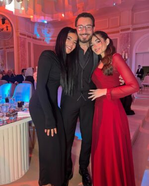 Malak Ahmed Zaher Instagram - SherifXNour🤵🏻👰🏼‍♀️✨

Stylist @sandragamil1 
Dress @manarmagdycouture 
MUA @duhamukhtar 
Hair @ebram_girgs 
Jewelry @iramjewelry_