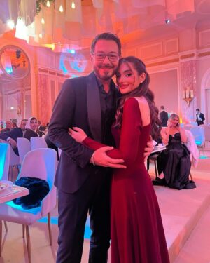 Malak Ahmed Zaher Instagram - SherifXNour🤵🏻👰🏼‍♀️✨

Stylist @sandragamil1 
Dress @manarmagdycouture 
MUA @duhamukhtar 
Hair @ebram_girgs 
Jewelry @iramjewelry_