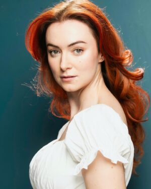 Malinda Kathleen Reese Instagram - acting era (re)loading 🌀✨

(music is still very much happening don’t worry ❤️)

Incredible work by @miaisabellaphotography