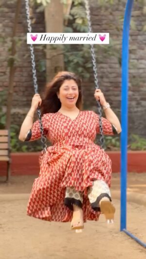 Malini Kapoor Instagram - Are you married or happily married ? 

If this got you thinking … 
You need to work on yourself and your #marriage ❤️🥰
.
.
.
Wearing @bunaai 
.
.

#happilymarried or #justmarried