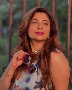Actress Malini Kapoor HD Photos and Wallpapers January 2025