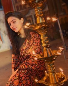 Actress Mallika Singh HD Photos and Wallpapers December 2021
