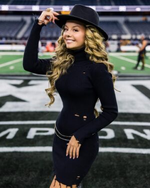 Mallory James Mahoney Instagram - Thank you @big12conference for hosting me with VIP experience at yesterday’s game! I had so much fun! 🏈💖🏈

Photos: @square8studio 
Style👗: @revolve 
Shoes👠: @pashionfootwear 
Hair: @collectivehairstudio_140 
Makeup💄: @makeupbymario @dibsbeauty @beautybio @houseoflashes
