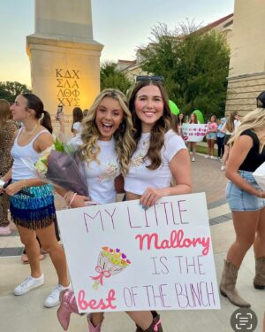 Mallory James Mahoney Instagram - Not to brag… but I have the best Big EVER!! Love you @abbybailey_02 💖👯‍♀️💖