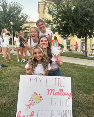 Mallory James Mahoney Instagram - Not to brag… but I have the best Big EVER!! Love you @abbybailey_02 💖👯‍♀️💖