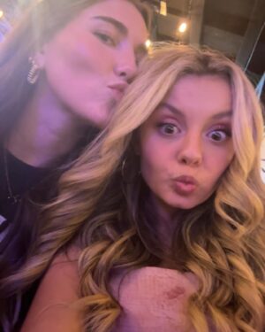 Mallory James Mahoney Instagram - Not to brag… but I have the best Big EVER!! Love you @abbybailey_02 💖👯‍♀️💖
