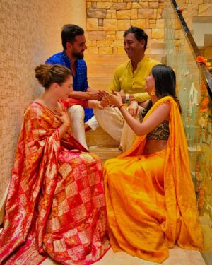 Malti Chahar Instagram - No festival without family..🤗🤗🤗 

#happydiwali