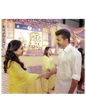 Mamitha Baiju Instagram - A moment!!✨🥹
#thalapathy69poojai ♋️ 04.10.2024
.

#Thalapathy69 @actorvijay sir 
@kvn.productions #HVinoth @anirudhofficial @jagadish_palanisamy @lohithnk @hegdepooja @iambobbydeol @narainraam 
#grateful ♥️