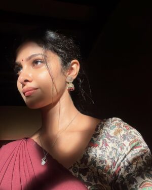 Manasa Varanasi Instagram - Shades of Sathya 🪈

#shades #sathya #devakinandanavasudeva