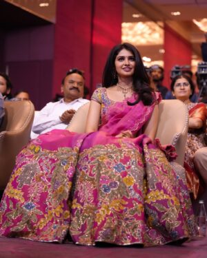 Manasa Varanasi Instagram - Pink pre release 🦩

Wearing @aindhribymahitha 
Jewelry @sheetalzaveribyvithaldas 
@styledbysashi 
@the_rz_swag 

#prerelease #devakinandanavasudeva