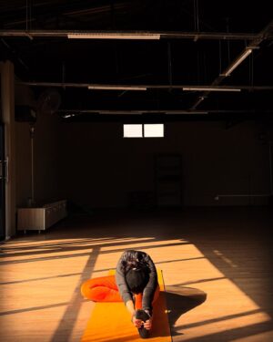 Manisha Koirala Instagram - 🌟 Don’t Skip the Stretch! 🌟

Stretching after your workout helps:
✅ Reduce soreness
✅ Improve flexibility
✅ Prevent injuries
✅ Boost recovery

Take 5 minutes to stretch—it’s the final step to crushing your fitness goals! 💪✨

What’s your favorite stretch? Share below! 👇

#PostWorkoutStretch #GymRecovery
@rushfitness.np  @seiji_inoue_