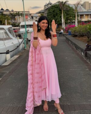 Mannara Instagram - Sharing a few stills from the final shot! Rarely do music videos offer such a scope to perform as an actor, and Tera Kasoor is truly special for that. Thank you to the wonderful team and @tseries.official for the love, support, and this beautiful opportunity!
And to my ‘Tribe’ for showering me with love n complimenting my craft